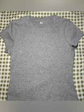 Uniqlo Grey Women’s Tee